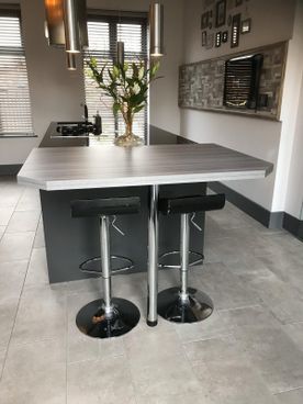 Island with Granite Worktop with Undermount Sink