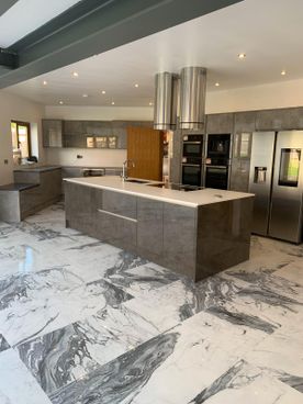 Light Grey High Gloss Kitchen with Dark Grey Island