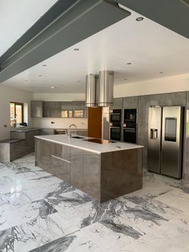 True Hadless, High Gloss, Concrete Kitchen